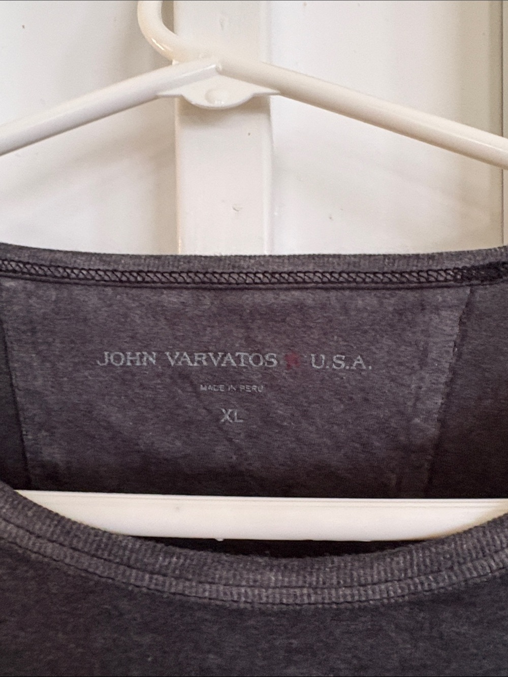 John Varvatos Charcoal Gray Skull Graphic Crew Neck Tee - Picture 2 of 2